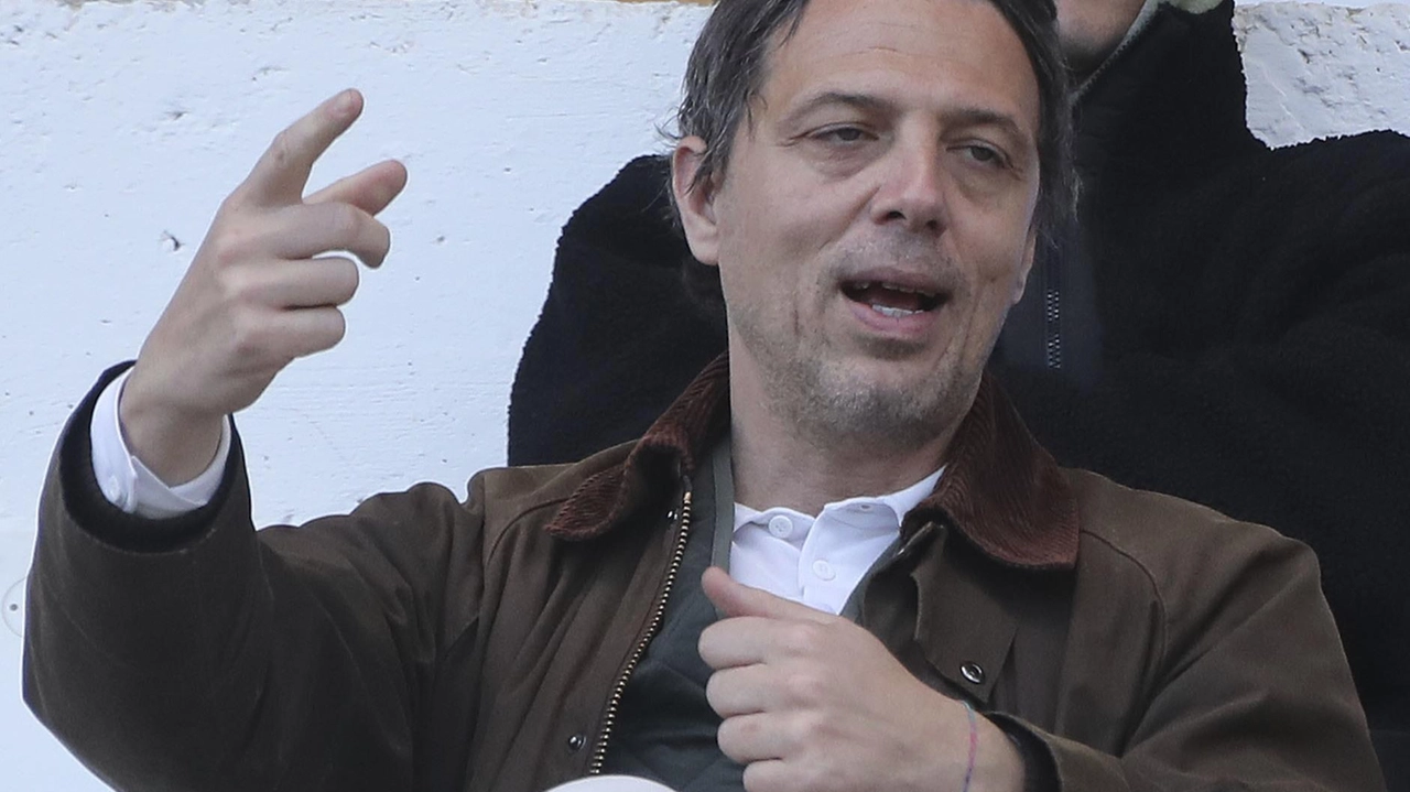 Il Siena pianifica la prossima stagione in Serie D con Maccarone e Brando tra i candidati per la panchina. Il Siena pianifica la prossima stagione in Serie D con Maccarone e Brando tra i candidati per la panchina.