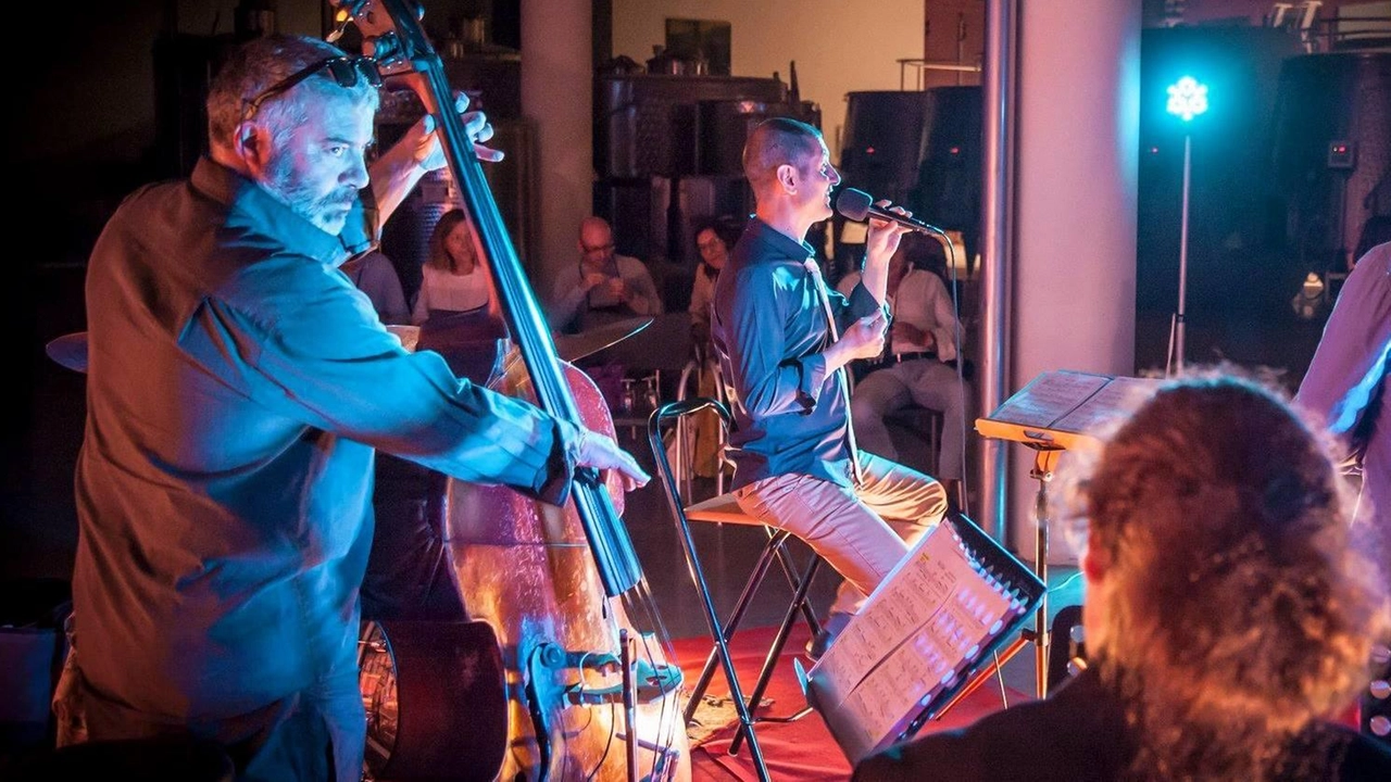La proposta è un percorso eno-musicale davvero degno del doppio festeggiamento: con Tenuta di Ghizzano e Fattoria Montellori
