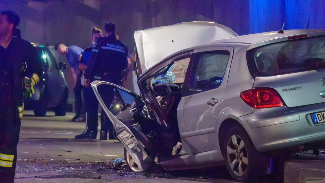 L'incidente mortale avvenuto nel pomeriggio del 25 giugno nella galleria Marinasco (Foto Alexa Frascatore) L'incidente mortale avvenuto nel pomeriggio del 25 giugno nella galleria Marinasco (Foto Alexa Frascatore)