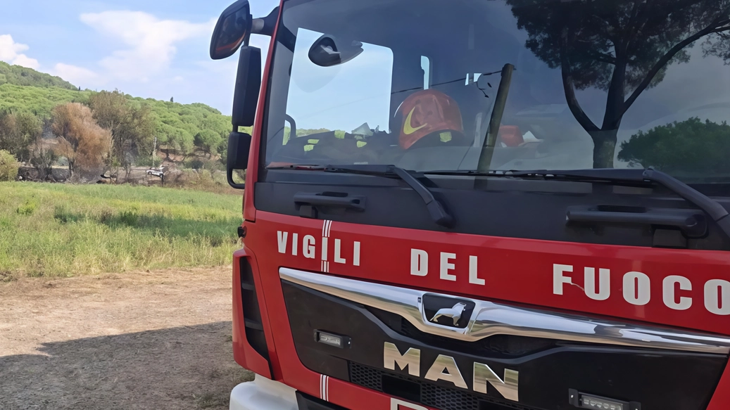 Incendio in un appartamento, vigili del fuoco sul posto (Foto di repertorio)