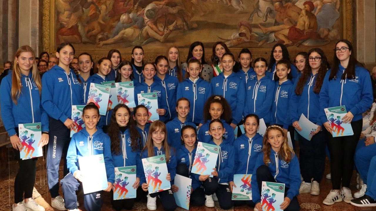La premiazione degli atleti pisani ieri in Comune La premiazione degli atleti pisani ieri in Comune