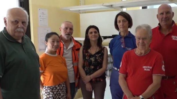Dentro all’Emporio della solidarietà sono presenti Croce Rossa Italiana, Pubblica Assistenza, Caritas, parrocchie e Comune di Pescia Dentro all’Emporio della solidarietà sono presenti Croce Rossa Italiana, Pubblica Assistenza, Caritas, parrocchie e Comune di Pescia