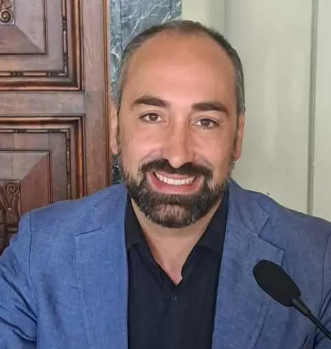 La proposta di Tinfena: "Educare al rispetto nelle scuole superiori"
