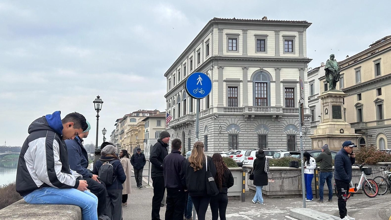 Non è arrivata l’ufficialità della chiusura dopo l’anticipazione della testata ’Politico’. La sindaca ha telefonato alla Console americana: "Spero in una smentita".