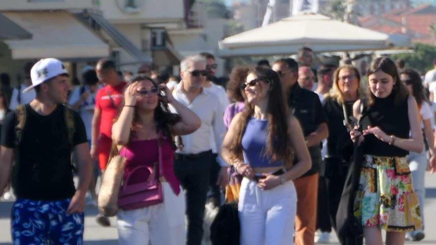 https://www.lanazione.it/image-service/view/acePublic/alias/contentid/OTk0MmNhZTUtMjJkMS00/0/turismo-il-nodo-dei-prezzi-riduzione-di-presenze-e-soggiorni-le-tariffe-sono-stabili-dal-2020.jpeg?f=16:9&w=1200&h=630
