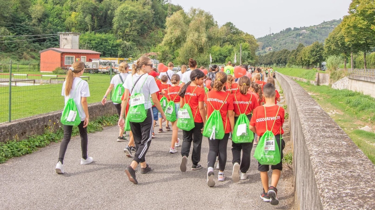 Un gruppo di ragazzi sulle via dei Pellegrini in una delle passate edizioni della rassegna ’FrancigenAmica’ Un gruppo di ragazzi sulle via dei Pellegrini in una delle passate edizioni della rassegna ’FrancigenAmica’