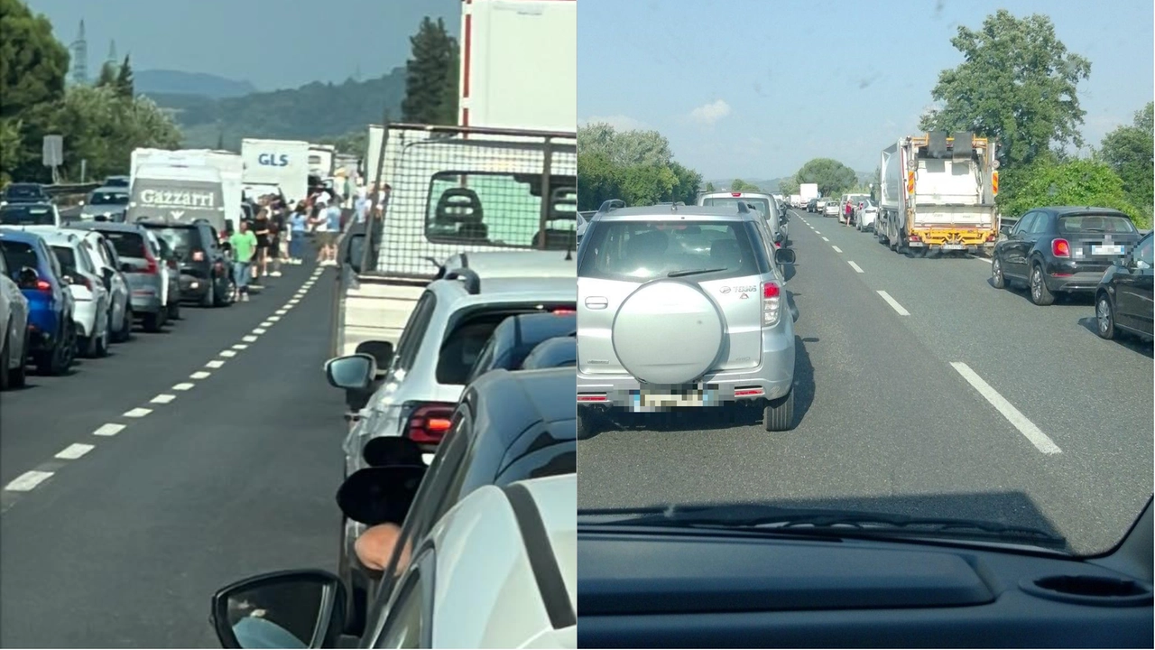 La coda in FiPiLi (Foto Facebook/I Dannati della FiPiLi)