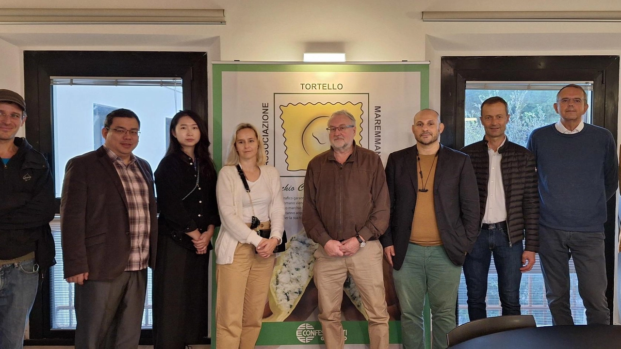 Un momento della visita in Maremma dei sei operatori internazionali Un momento della visita in Maremma dei sei operatori internazionali