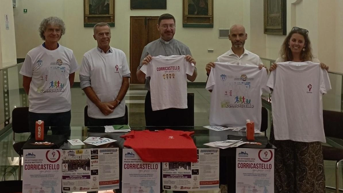 La presentazione della ’Corricastello’. che partirà da piazza Matteotti nella mattina di domenica 8 settembre: presente il vescovo Paolucci Bedini La presentazione della ’Corricastello’. che partirà da piazza Matteotti nella mattina di domenica 8 settembre: presente il vescovo Paolucci Bedini