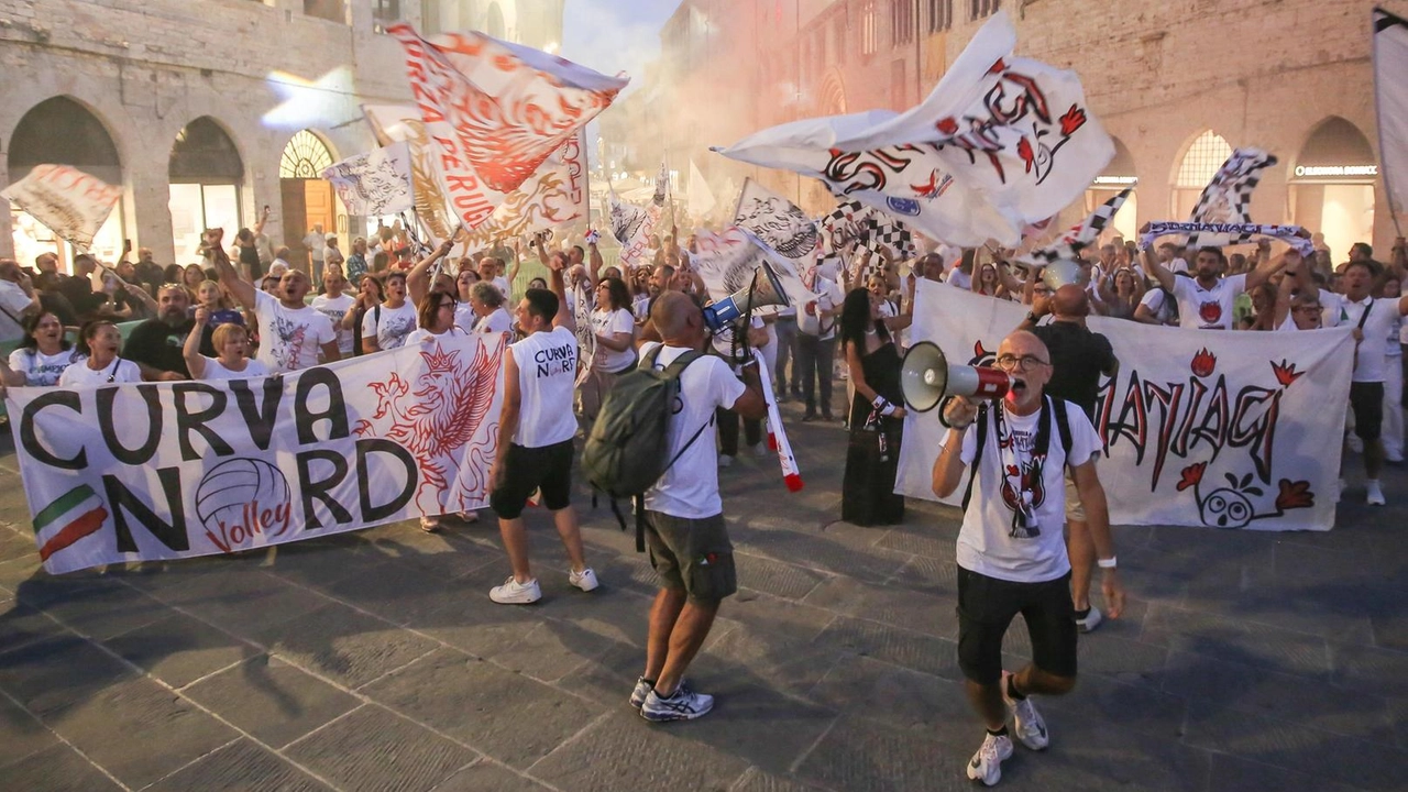 La grande festa andata in scena giovedì sera. in centro storico a Perugia (Foto Crocchioni) La grande festa andata in scena giovedì sera. in centro storico a Perugia (Foto Crocchioni)