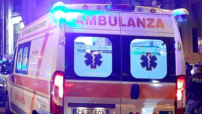 Il giovane fu ricoverato d'urgenza Il giovane fu ricoverato d'urgenza