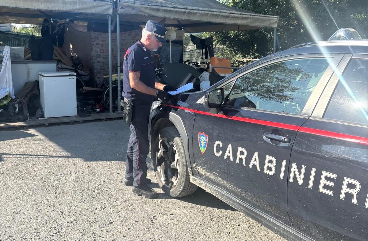 Appicca un incendio con un accendino, denunciato dai carabinieri forestali
