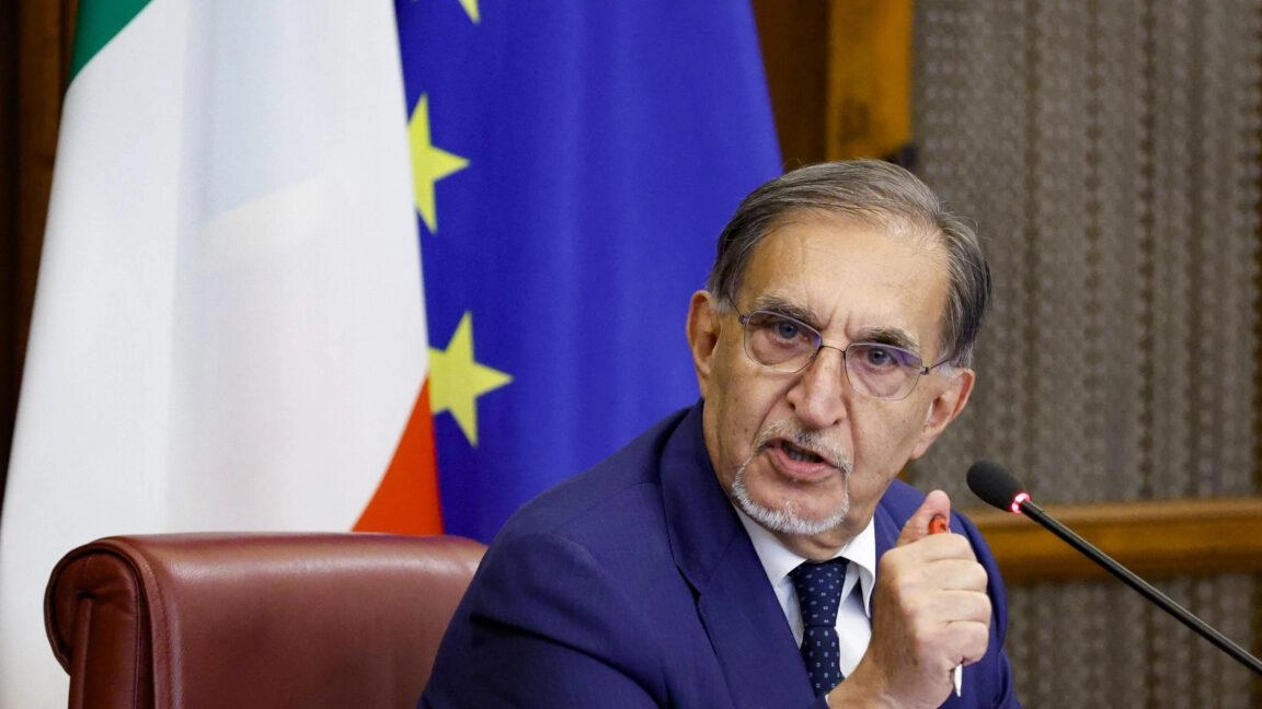 Il Presidente del Senato Ignazio La Russa sarà ospite agli Incontri al Caffè de La Versiliana, discutendo i temi politici attuali con Alessandro Sallusti in un talk show trasmesso in streaming. Il Presidente del Senato Ignazio La Russa sarà ospite agli Incontri al Caffè de La Versiliana, discutendo i temi politici attuali con Alessandro Sallusti in un talk show trasmesso in streaming.
