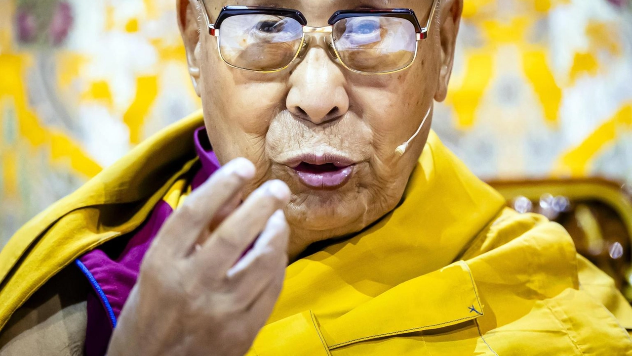 Per garantire continuità del ruolo di guida spirituale in Tibet