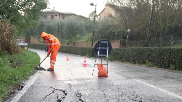 La piena sull’Elsa nel fondovalle di Cusona è passata lenta, per fortuna senza causare esondazioni. Con l’allerta meteo... La piena sull’Elsa nel fondovalle di Cusona è passata lenta, per fortuna senza causare esondazioni. Con l’allerta meteo...