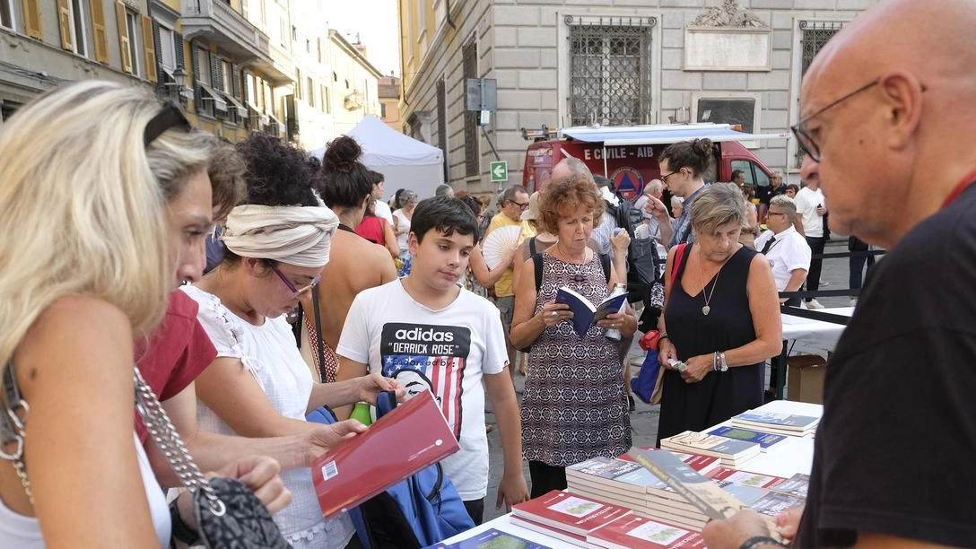 La parola chiave illustrata dalla curatrice della rassegna Benedetta Marietti. Bagno di folla per l’epistemologa Mortari che ha tenuto la lectio inaugurale. La parola chiave illustrata dalla curatrice della rassegna Benedetta Marietti. Bagno di folla per l’epistemologa Mortari che ha tenuto la lectio inaugurale.
