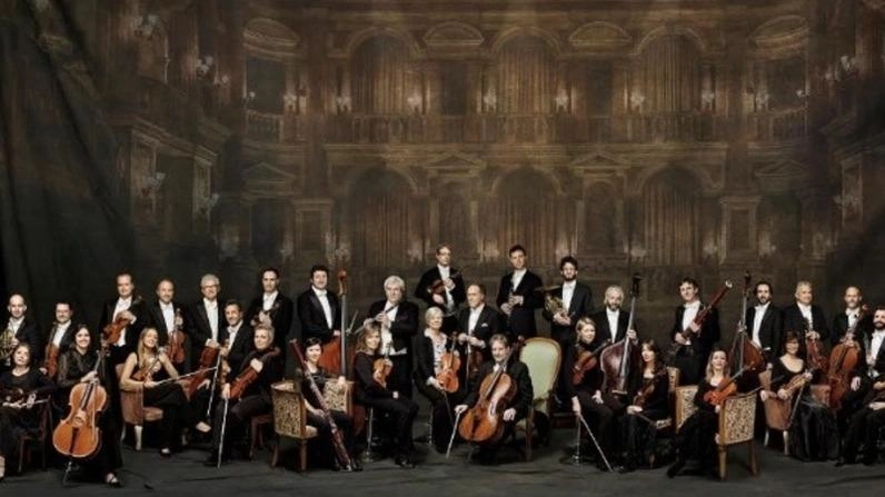 L’Orchestra da camera di Mantova si esibirà venerdì 13 insieme alle altre formazioni musicali in occasione del concerto di Natale nella Cattedrale di Pisa L’Orchestra da camera di Mantova si esibirà venerdì 13 insieme alle altre formazioni musicali in occasione del concerto di Natale nella Cattedrale di Pisa