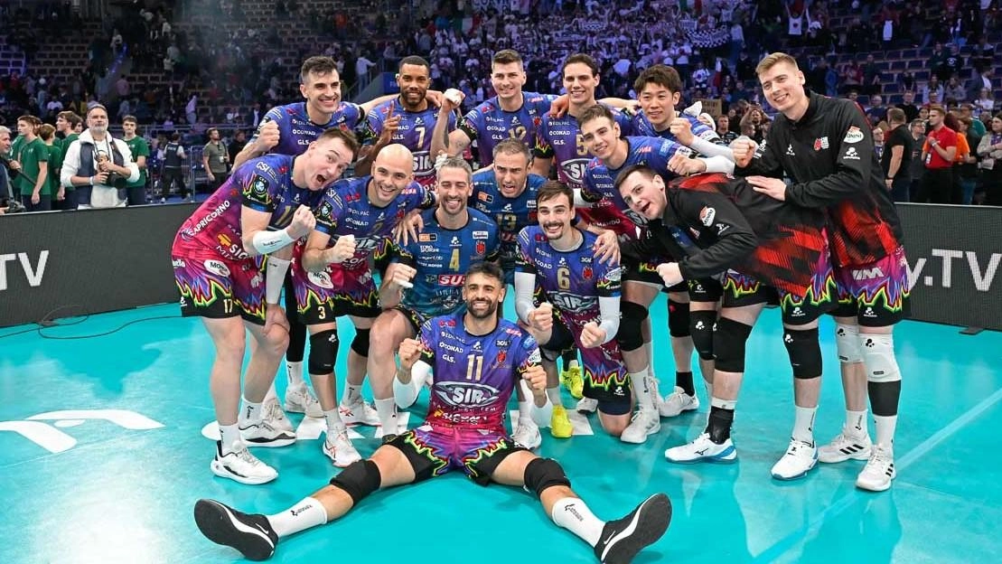 La Sir Sicoma Monini Perugia affronta la finale contro Aluron Cmc Warta Zawiercie, visibile su Sky e Dazn. La Sir Sicoma Monini Perugia affronta la finale contro Aluron Cmc Warta Zawiercie, visibile su Sky e Dazn.