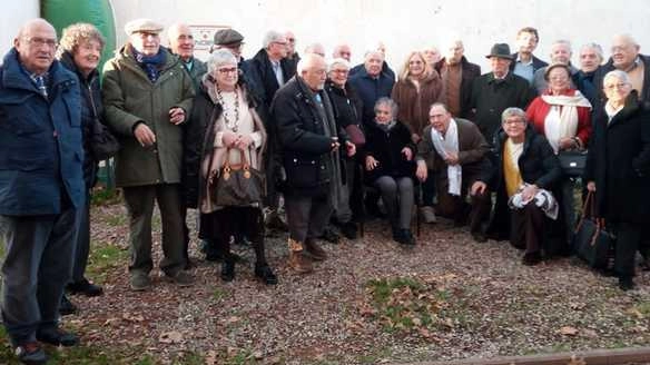 Si è tenuto, anche quest’anno, il rituale incontro tra gli ex allievi dell’alberghiero Aurelio Saffi. Le “rimpatriate” vanno per fasce... Si è tenuto, anche quest’anno, il rituale incontro tra gli ex allievi dell’alberghiero Aurelio Saffi. Le “rimpatriate” vanno per fasce...