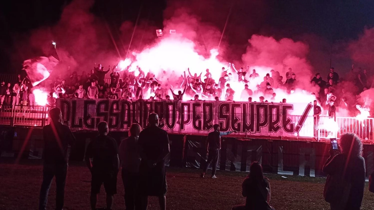 Una manifestazione incredibile d’affetto per Alessandro Balloni. La festa per il trentennale della scomparsa del giovane tifoso a cui è...
