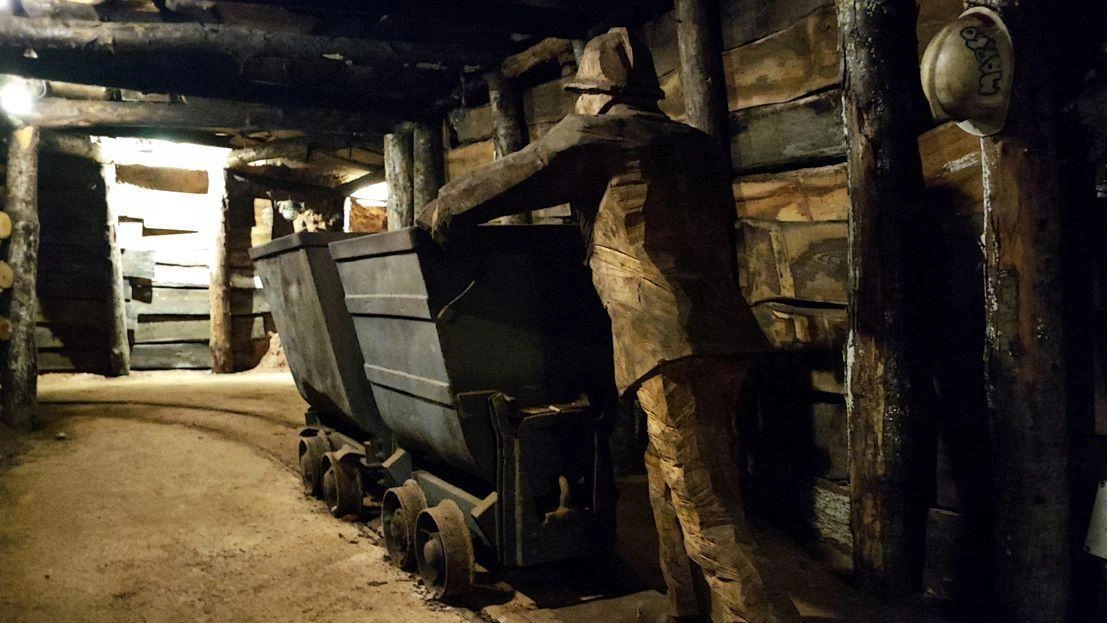 Il Parco nazionale delle Colline metallifere ospita la rassegna «Vivi il Parco» e domani propone una particolare caccia al tesoro all’interno della miniera Il Parco nazionale delle Colline metallifere ospita la rassegna «Vivi il Parco» e domani propone una particolare caccia al tesoro all’interno della miniera
