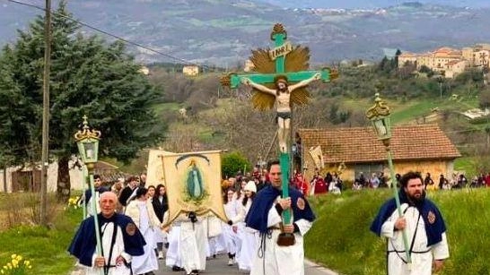 Gualdo Tadino, i fedeli al Santuario del miracolo