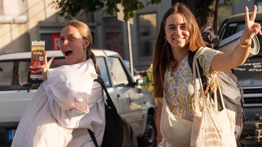 Il Giubileo dei giovani si è concluso ed ha lasciato una traccia anche in Valdelsa, con particolare riferimento a Colle Il Giubileo dei giovani si è concluso ed ha lasciato una traccia anche in Valdelsa, con particolare riferimento a Colle