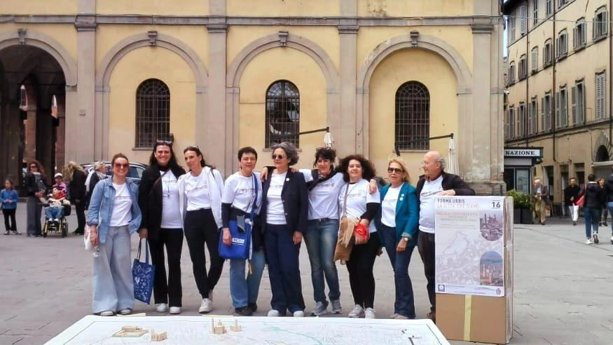 Grande successo della “caccia al tesori“ con decine di piccoli allievi alle prese con le bellezze della città Grande successo della “caccia al tesori“ con decine di piccoli allievi alle prese con le bellezze della città