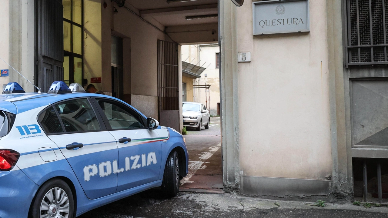 L'operazione della polizia (Giuseppe Cabras/New Press Photo) L'operazione della polizia (Giuseppe Cabras/New Press Photo)