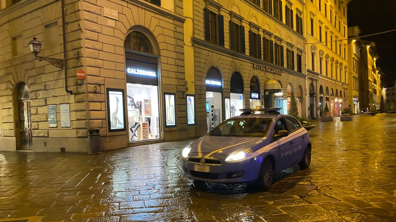 Polizia nella notte di Capodanno. (Foto Gianluca Moggi@New Press Photo) Polizia nella notte di Capodanno. (Foto Gianluca Moggi@New Press Photo)