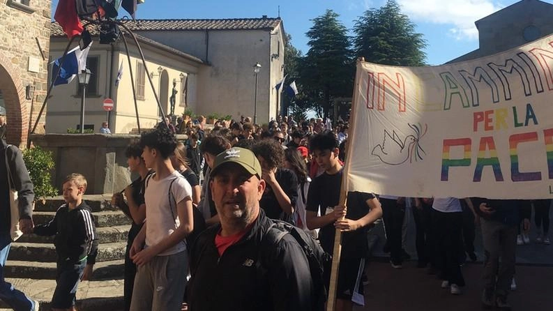 Marcia della pace da Civitella a San Pancrazio: oltre 200 gli studenti Marcia della pace da Civitella a San Pancrazio: oltre 200 gli studenti