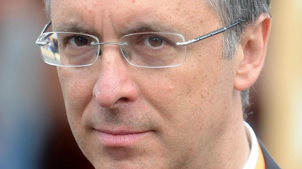 Iniziativa a Cortona contro truffe e raggiri economici con il magistrato Cantone. Importanza dell'educazione finanziaria per il futuro. Iniziativa a Cortona contro truffe e raggiri economici con il magistrato Cantone. Importanza dell'educazione finanziaria per il futuro.
