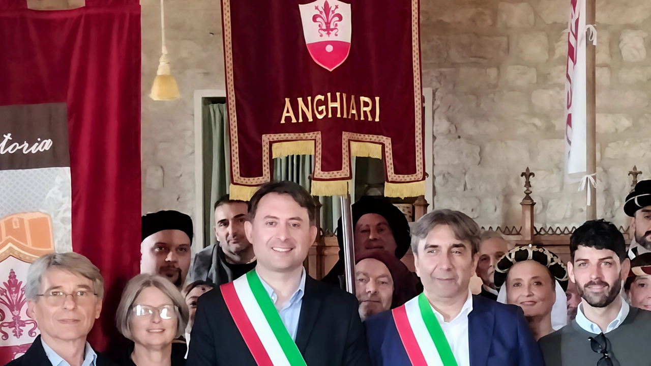 Il Palio della Vittoria 2024 a Gubbio: trionfo di Antonio Rossi per la seconda volta consecutiva. Cerimonia di consegna e ringraziamenti nella suggestiva cornice della città di Sant’Ubaldo. Il Palio della Vittoria 2024 a Gubbio: trionfo di Antonio Rossi per la seconda volta consecutiva. Cerimonia di consegna e ringraziamenti nella suggestiva cornice della città di Sant’Ubaldo.