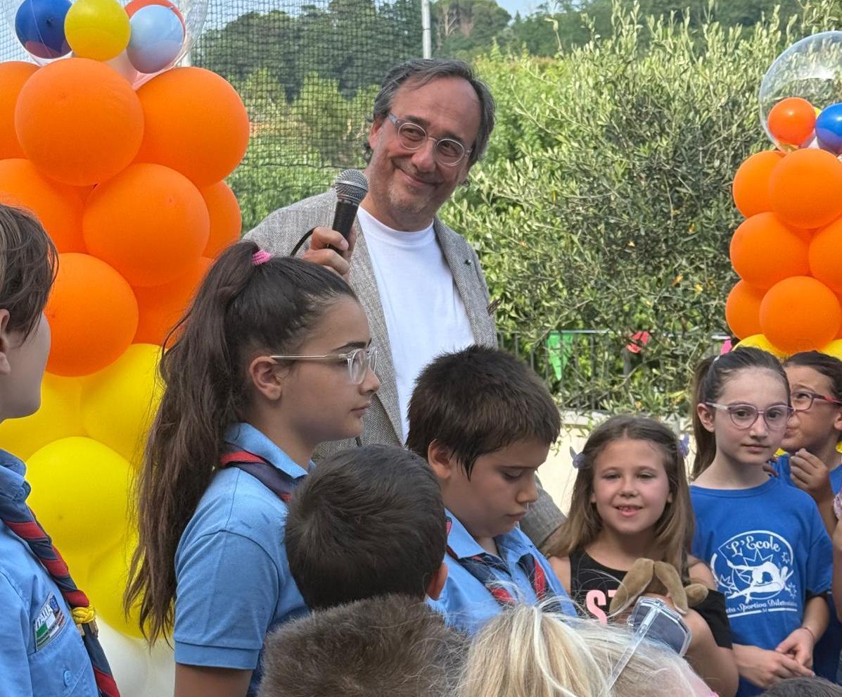 https://www.lanazione.it/image-service/view/acePublic/alias/contentid/OWE4YzI0MTktMDEyMC00/0/oratorio-san-francesco-inaugurata-larea-verde-dopo-due-anni-di-lavori.jpeg