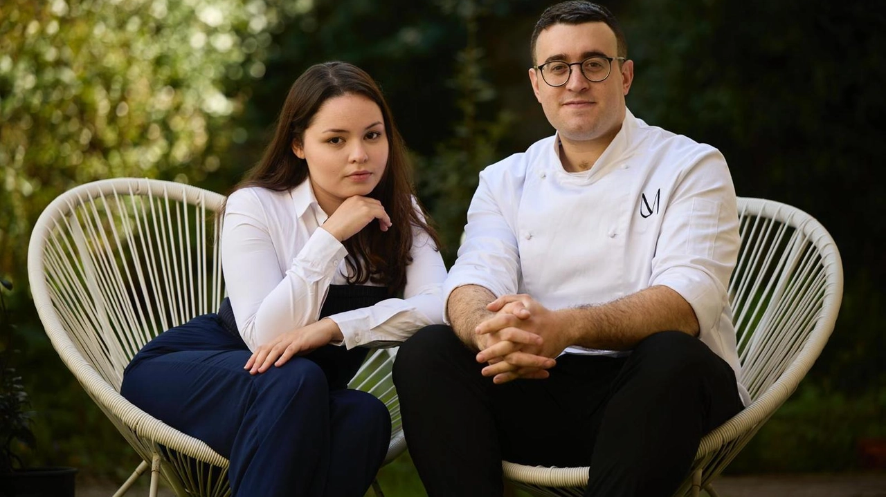 Alessio Magliozzi, giovane chef che lavora a domicilio, con la compagna Emily Da Silva Alessio Magliozzi, giovane chef che lavora a domicilio, con la compagna Emily Da Silva