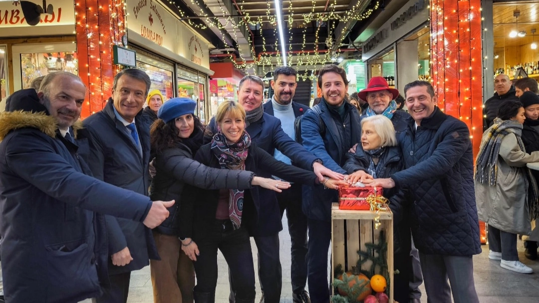 Firenze, San Lorenzo dà il via al suo Natale Firenze, San Lorenzo dà il via al suo Natale