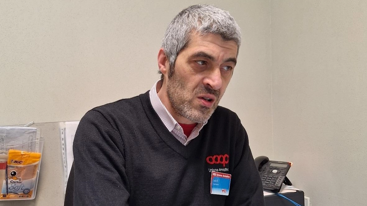 Luca Bisconti, direttore del negozio Unicoop di Piancastagnaio, collega di Roberta Mazzuoli tragicamente scomparsa ad Artezzo