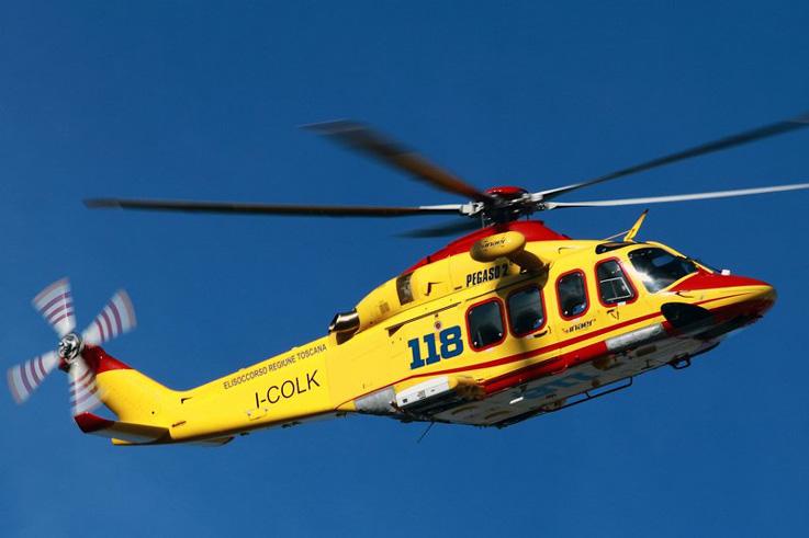 https://www.lanazione.it/image-service/view/acePublic/alias/contentid/OWExYWU1ZmYtMGRmYy00/0/l-operaio-e-stato-trasportato-in-ospedale-con-l-elisoccorso-pegaso.jpeg