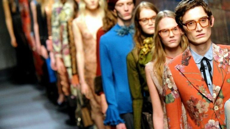 Una sfilata di moda durante la settimana milanese Una sfilata di moda durante la settimana milanese