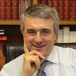 Il mezzo sorriso della premier