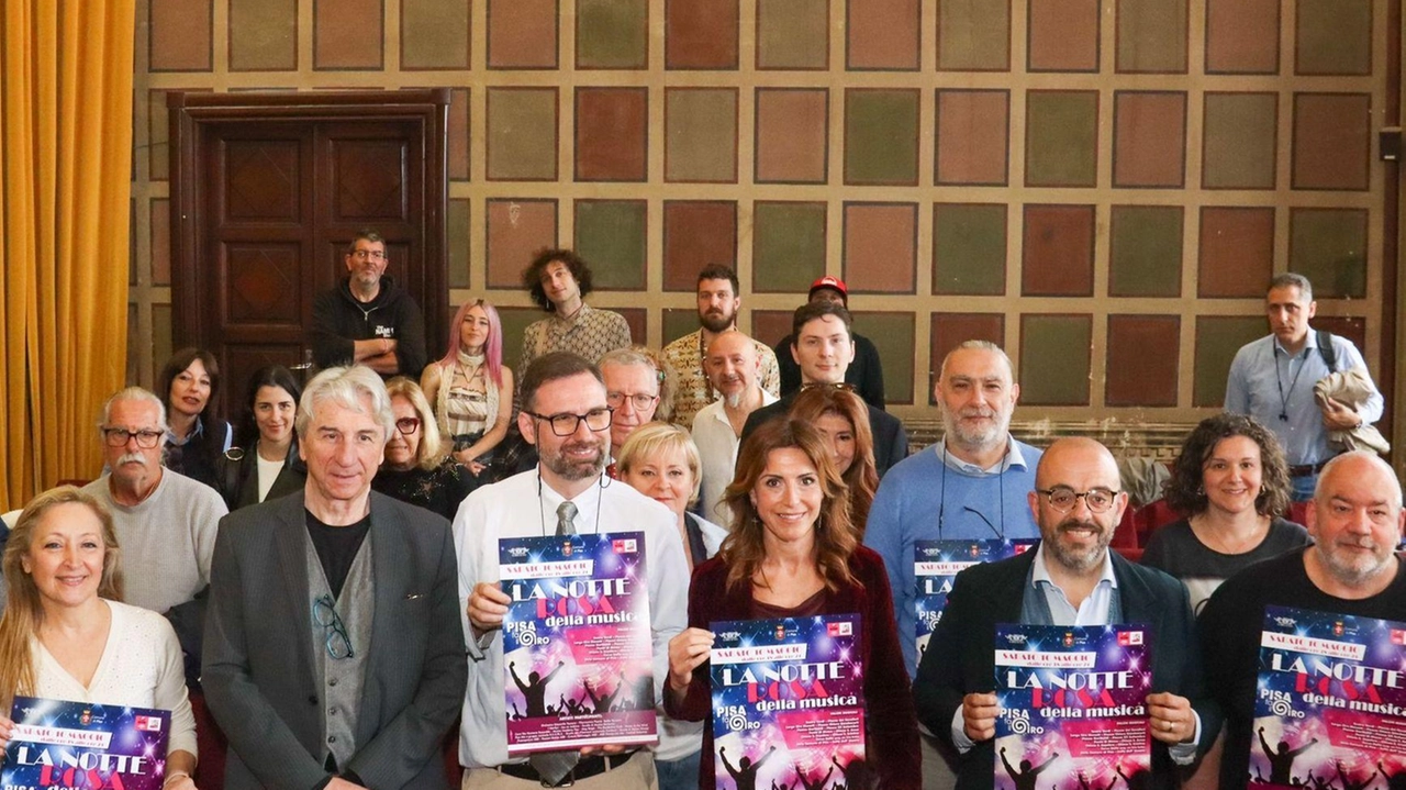 La presentazione con tutti i protagonisti della Notte Rosa La presentazione con tutti i protagonisti della Notte Rosa
