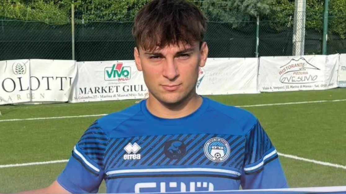 Il versiliese Alessio Adami, duttile centrocampista offensivo classe 2004, è approdato al Forte dei Marmi dopo Pietrasanta e Camaiore Il versiliese Alessio Adami, duttile centrocampista offensivo classe 2004, è approdato al Forte dei Marmi dopo Pietrasanta e Camaiore
