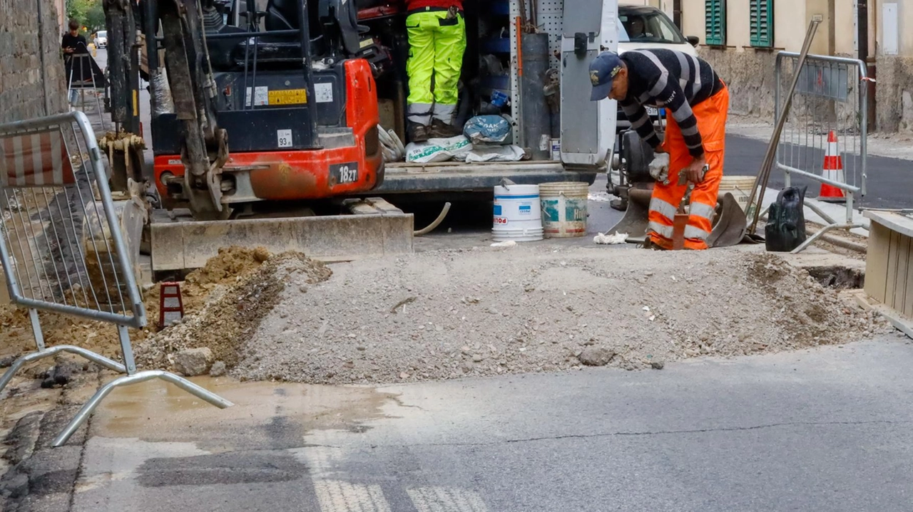 Nuova tappa dell’importante cantiere sulla 436 fra San Pierino a San Miniato dove da lunedì inizieranno i lavori per la pista ciclopedonale Nuova tappa dell’importante cantiere sulla 436 fra San Pierino a San Miniato dove da lunedì inizieranno i lavori per la pista ciclopedonale