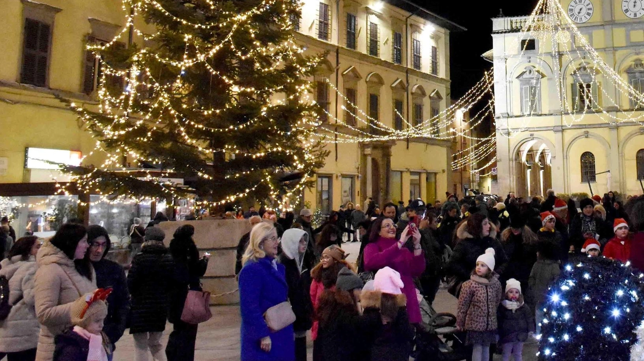 Il centro storico di Città di Castello illuminato per Natale Il centro storico di Città di Castello illuminato per Natale