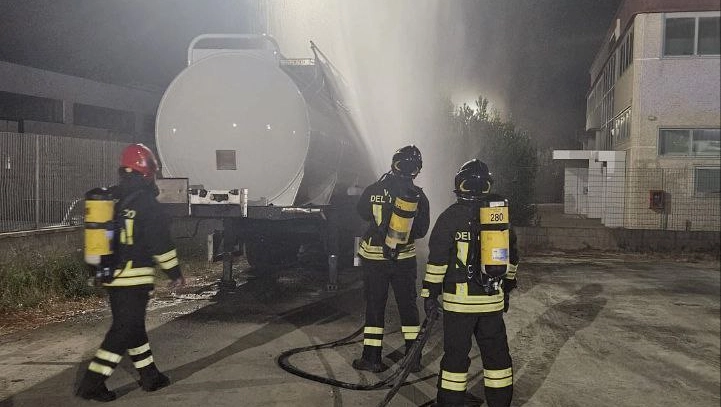 Fuga di gas, paura nella notte. Intossicati due carabinieri