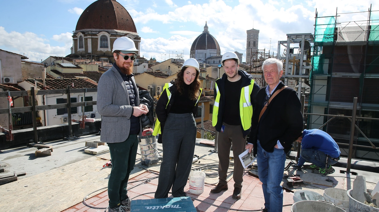 Firenze, il cantiere del nuovo hotel, ex Majestic, in piazza dell'Unità Firenze, il cantiere del nuovo hotel, ex Majestic, in piazza dell'Unità