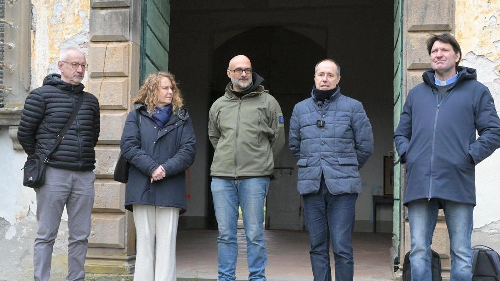 La presentazione dei progetti per il monastero di Vicopelago (foto Alcide) La presentazione dei progetti per il monastero di Vicopelago (foto Alcide)