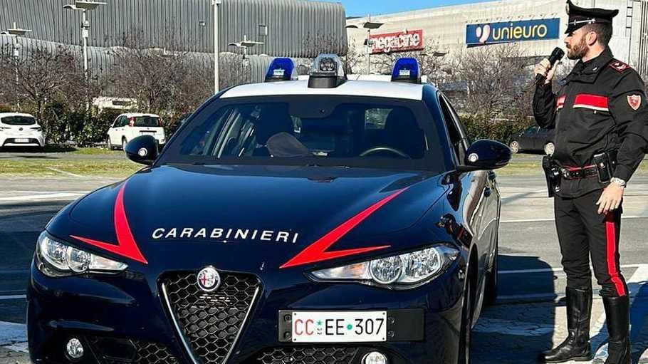L’intervento è stato eseguito dai carabinieri del nucleo radiomobile L’intervento è stato eseguito dai carabinieri del nucleo radiomobile