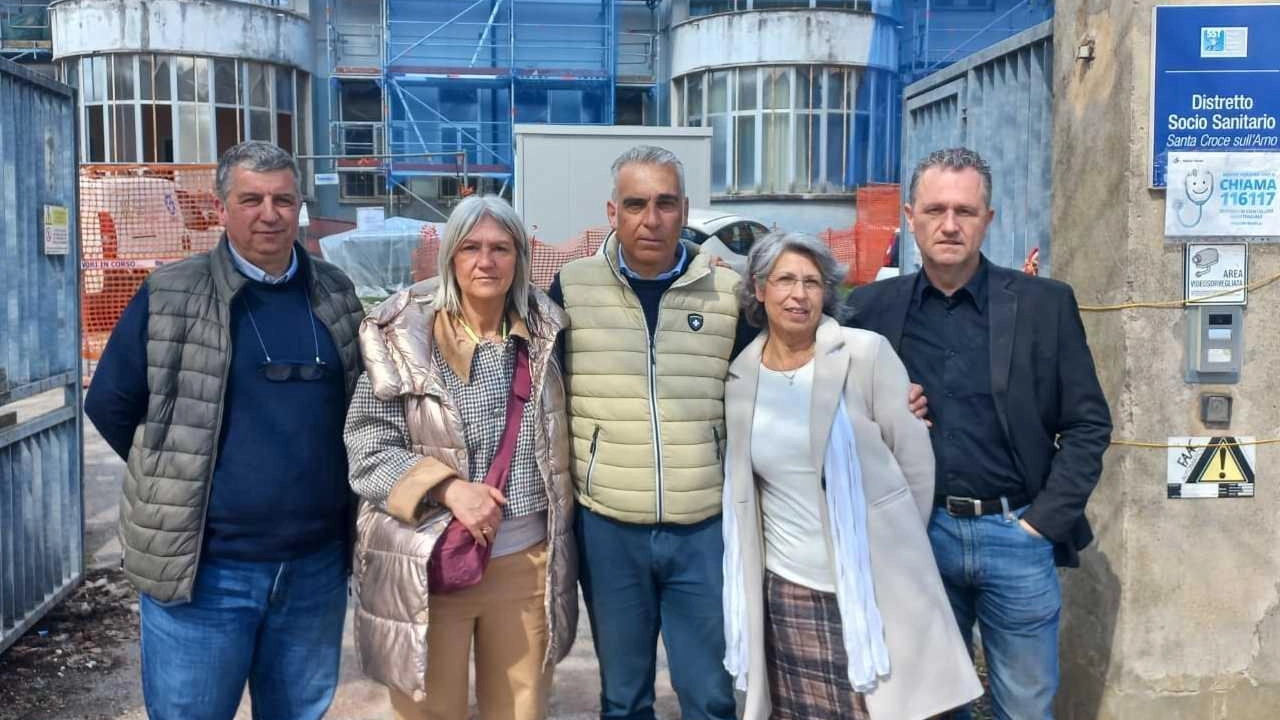 Da sinistra Matteo Pieracci, Simona Pratesi, Diego Petrucci, Ornella Raganato e Flavio Baldi al termine del sopralluogo al cantiere