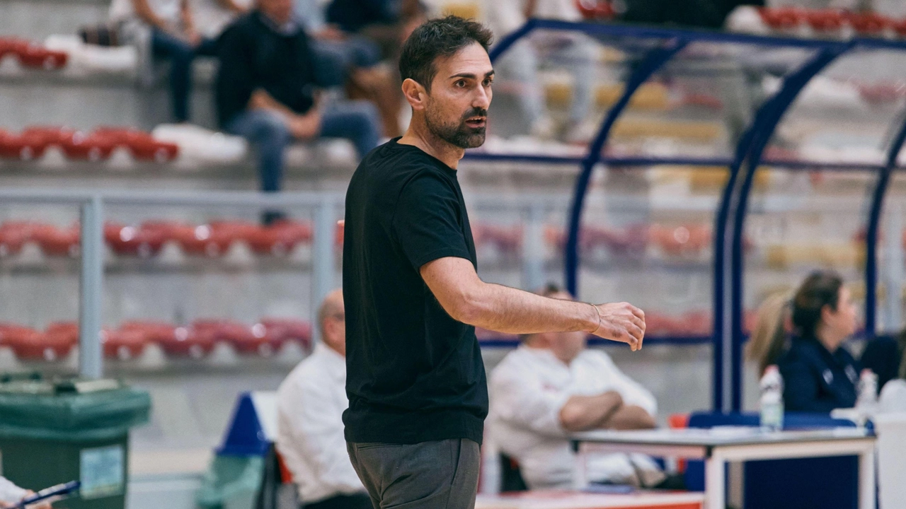 La T Tecnica Gema Montecatini sconfigge la San Giobbe Chiusi con un punteggio di 74-60. La squadra ospite ha faticato al tiro e ha subito il controllo del match da parte dei padroni di casa. Renzi è il top scorer con 14 punti, ma non basta. Chiusi cerca il riscatto dopo questa sconfitta. La T Tecnica Gema Montecatini sconfigge la San Giobbe Chiusi con un punteggio di 74-60. La squadra ospite ha faticato al tiro e ha subito il controllo del match da parte dei padroni di casa. Renzi è il top scorer con 14 punti, ma non basta. Chiusi cerca il riscatto dopo questa sconfitta.